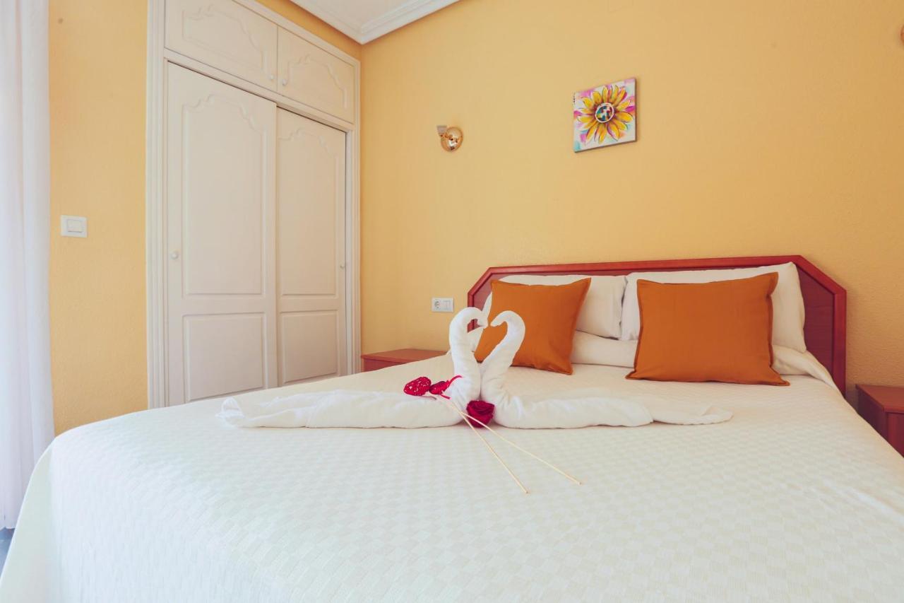 Hotel Tuto Torrevieja Kültér fotó
