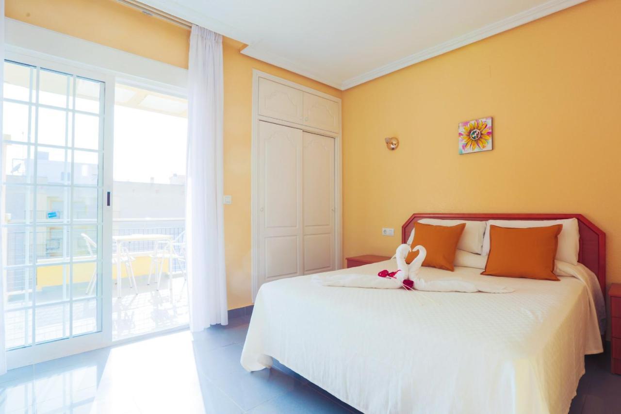 Hotel Tuto Torrevieja Kültér fotó
