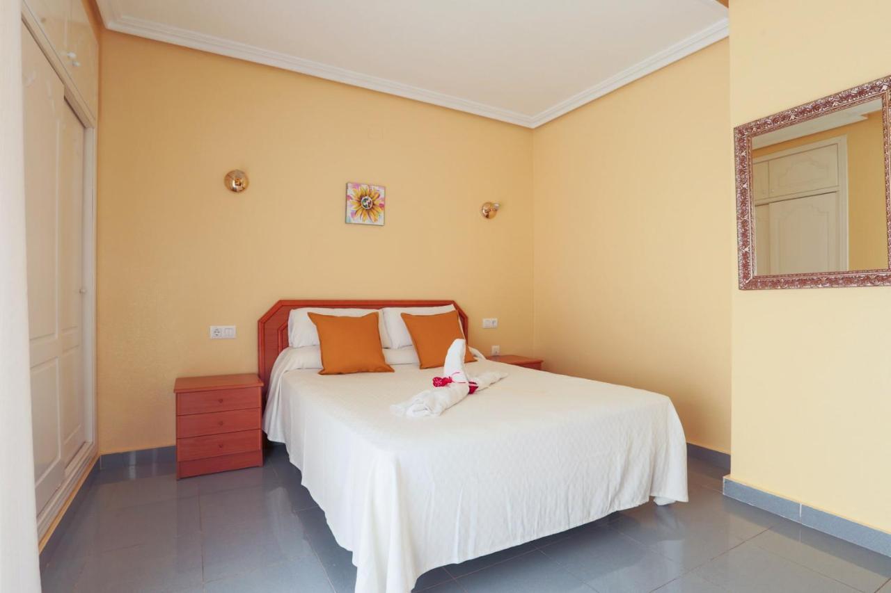 Hotel Tuto Torrevieja Kültér fotó